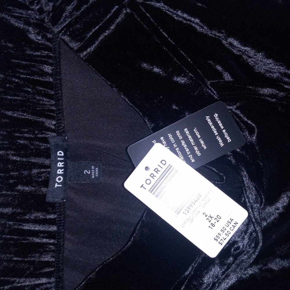 Nwt Torrid 2XL (18-20) velvet faux wrap skirt - Picture 2 of 10